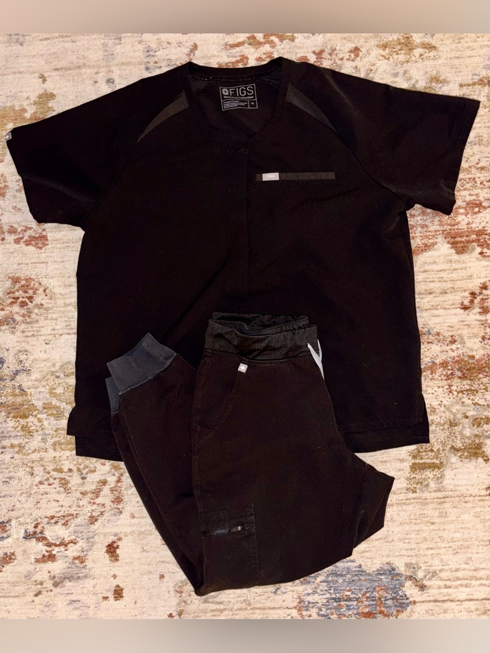 Figs Black Scrub Set
